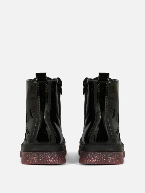 Botas De Charol Sintético Con Suela Brillante