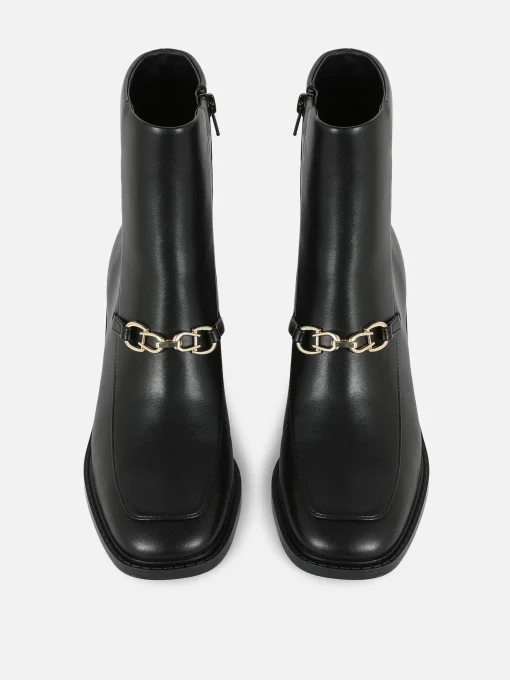 Botas De Tacón Con Detalle De Cadena De Rita Ora