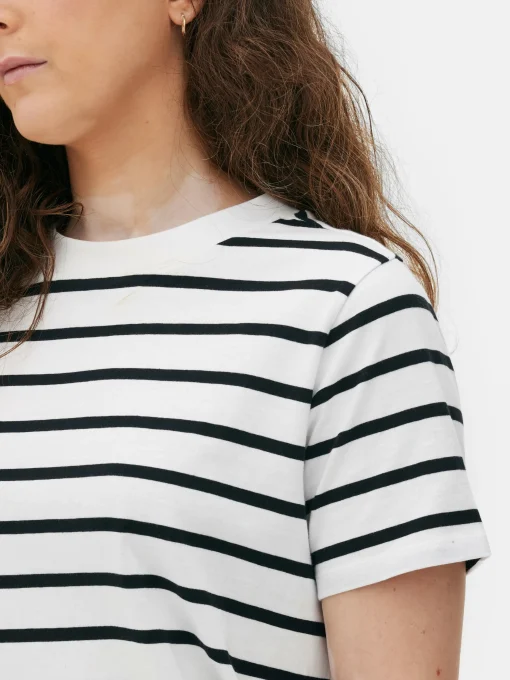Camiseta A Rayas Con Cuello Redondo