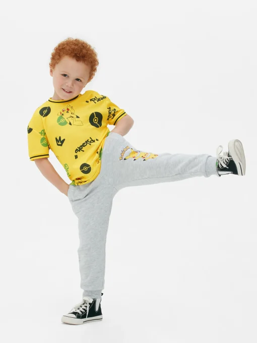 Camiseta Con Estampado Gráfico De Pikachu De Pokémon