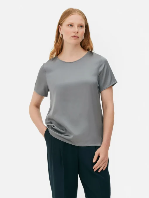 Camiseta De Satén De Manga Corta De The Edit
