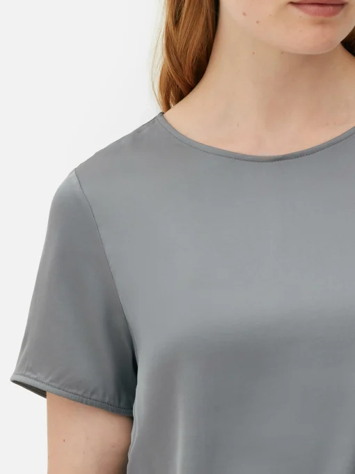 Camiseta De Satén De Manga Corta De The Edit