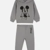 Conjunto De Sudadera Con Capucha Y Joggers De Disney