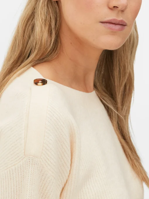 Jersey De Cuello Barco Con Botones En Los Hombros