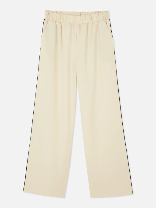 Joggers Anchos Con Detalle De Rayas