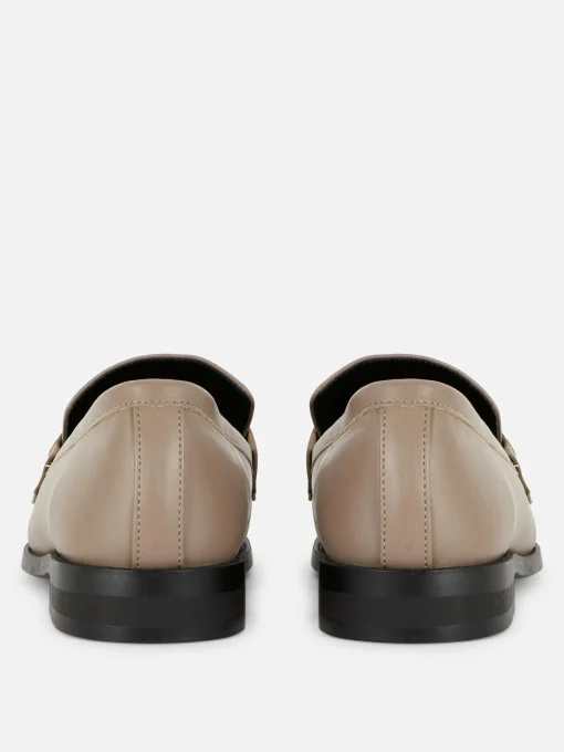 Mocasines Con Flecos Y Hebilla