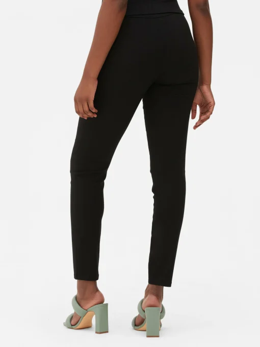 Pantalón Elástico De Corte Entallado
