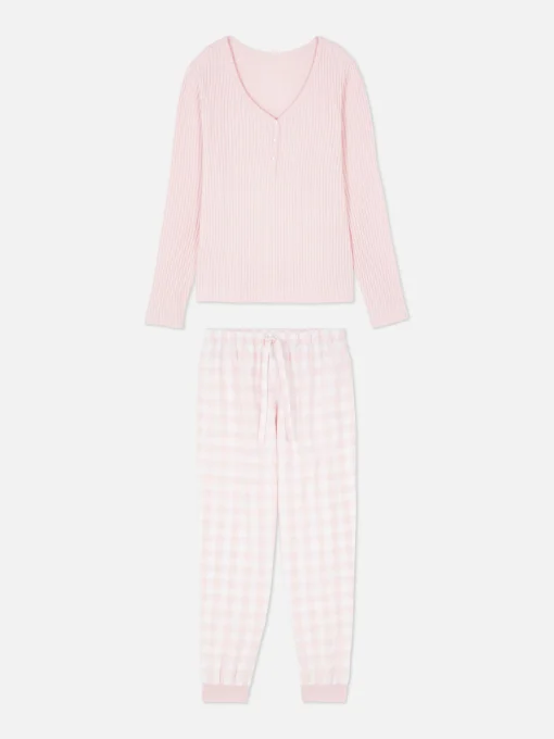 Pijama Con Camiseta De Cuello Henley Y Pantalones