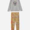 Pijama De Velvetón Con Calavera Y Pintura