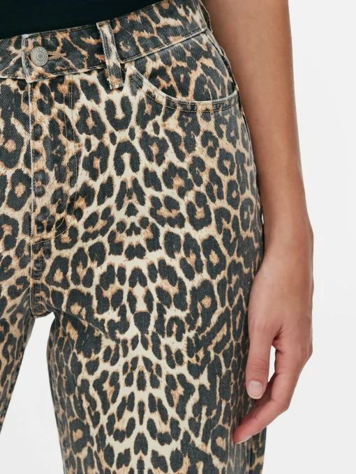 Vaqueros Con Estampado De Leopardo