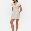 Vestido Corto Cruzado Con Mangas Casquillo