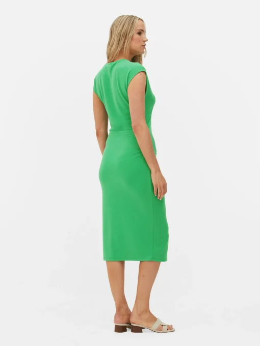 Vestido Midi Fruncido Sin Mangas